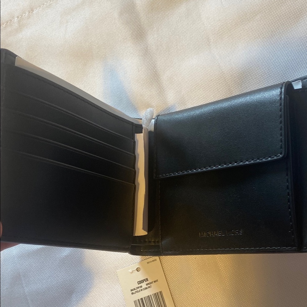 Michael Kors Silver Wallet - Picture 2 of 6